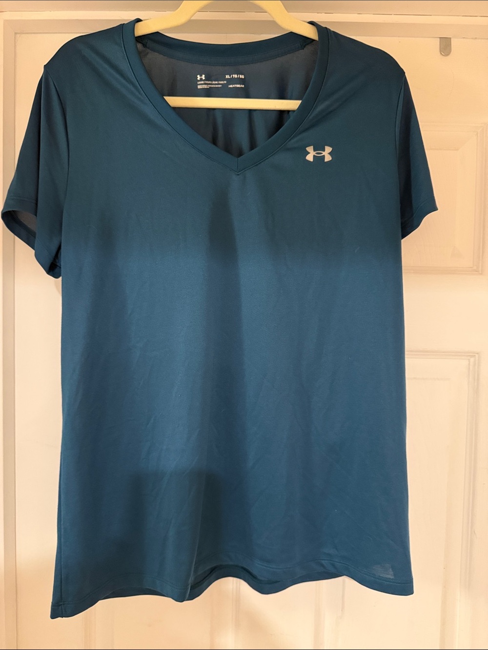 Under Armour Women's Teal Blue V-Neck Short Sleeve Performance Tee
